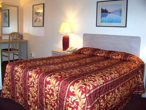 Townhouse Motel Уид Номер фото