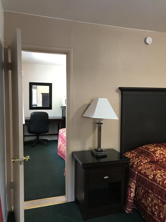 Townhouse Motel Уид Экстерьер фото